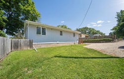 320 E Hughes Avenue, Des Moines, IA 50315