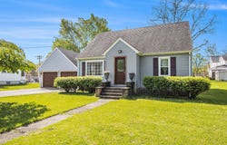 606 E 2nd Street, Lawton, MI 49065