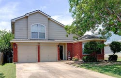 708 Hummingbird Trail, Saginaw, TX 76131