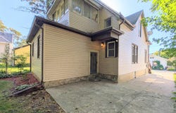 2016 Hutchins Avenue, ROCKFORD, IL 61104