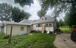 615 East St, Iola, KS 66749