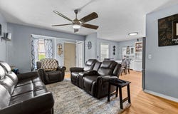 1860 E Division Street, Bolivar, MO 65613