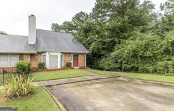 176 N Springs, Macon, GA 31210
