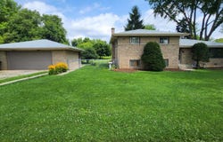 1030 W Kenilworth Avenue, Palatine, IL 60067