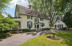 1575 Covered Bridge Rd, Cedarburg, WI 53012