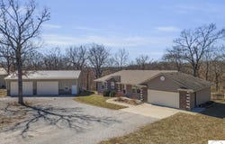 21439 Lost Valley, Warsaw, MO 65355