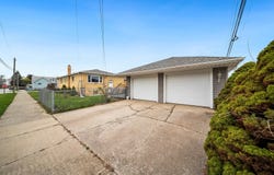 525 Mackinaw Avenue, Calumet City, IL 60409