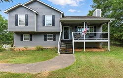 10 Misty Hollow Court, Euharlee, GA 30145