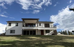 8515 E Orchard Bluff Rd Rd, Chattaroy, WA 99003