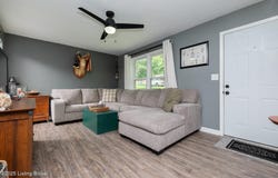 1008 E Mailback Way, Crestwood, KY 40014