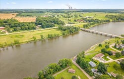 4349 E Il Route 72, BYRON, IL 61010