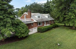 1239 W TRINDLE ROAD, MECHANICSBURG, PA 17055