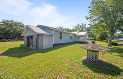 124 E GRANDVIEW Drive, East Palatka, FL 32131