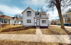 209 E MAPLE ST, Cherokee, IA 51012