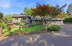 7748 BLINKHORN Way, Gladstone, OR 97027