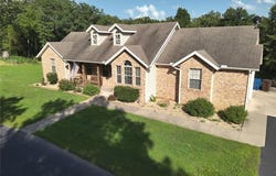 22120 HWY N, Lebanon, MO 65536