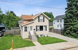 533 BOWEN Street, OSHKOSH, WI 54901-4628