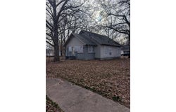 300 S First Street, Sheldon, MO 64784