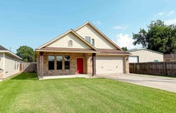 215 Chicago Avenue, Nederland, TX 77627