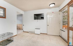 203 E 5th St, Dell Rapids, SD 57022-1609