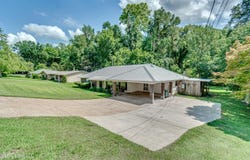 806 N Sunset Drive, Yazoo City, MS 39194