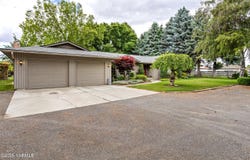 3012 S 79th Ave, Yakima, WA 98903