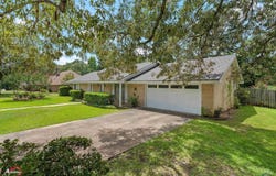 2902 Regent St, Kilgore, TX 75662