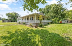 168 Boatman Rd, Cookeville, TN 38506