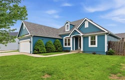 907 Hemlock Street, Paola, KS 66071