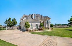 11896 Lakenheath  DR, Bentonville, AR 72712