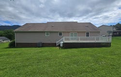 175 Meadowview Circle, Tazewell, VA 24651