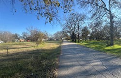 E Freeman Street, Ennis, TX 75119