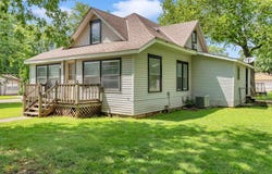 722 S College Ave, Mulvane, KS 67110