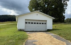 838 State Garage Road, Albany, KY 42602