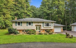 2239 Long Acre Drive, Effort, PA 18330