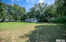 N BROADWAY Street, Manito, IL 61546