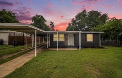 5525 Lester Granger Drive, Fort Worth, TX 76112
