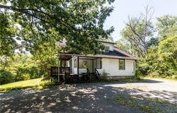 305 Bunker Hill Rd, Center Twp, PA 15001