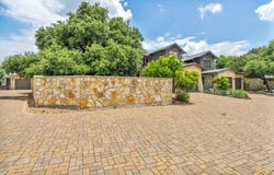 19404 Bold Venture Dr, Spicewood, TX 78669