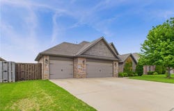 5708  S 60th  PL, Rogers, AR 72758