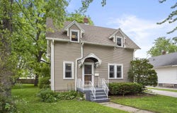 1324 W WASHINGTON Street, APPLETON, WI 54914