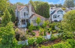 128 Eustis Avenue, Newport, RI 02840