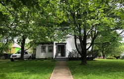 203 Center St, Staten Island, NY 10306