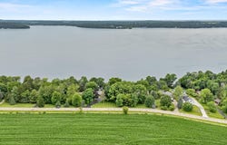 L5 Oakwood Avenue, Green Lake, WI 54941