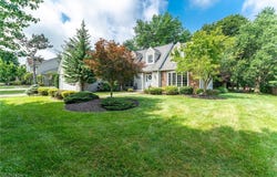 456 Sandhurst Drive, Highland Heights, OH 44143