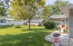 915 N 8th Ave, IA 52353