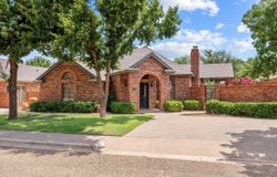 131 Aransas Avenue, Levelland, TX 79336