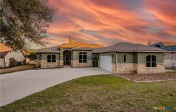 556 Shayla Lane, Canyon Lake, TX 78133
