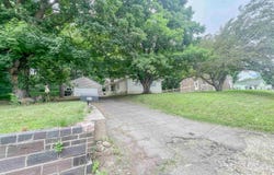 23 W 2nd Street S, Estherville, IA 51334