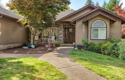 327 Whitestone Drive, Grants Pass, OR 97527